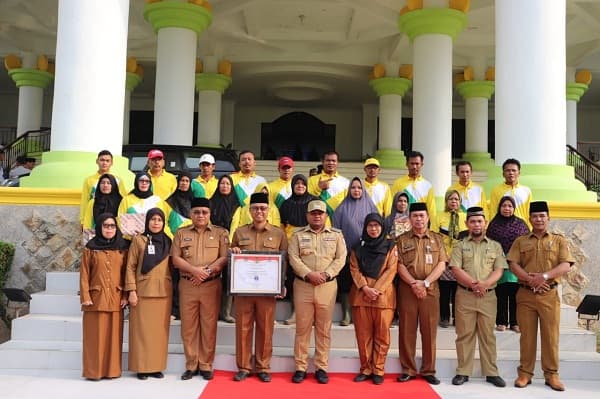 20_petugas_kebersihan_tanjungbalai_dapat_penghargaan