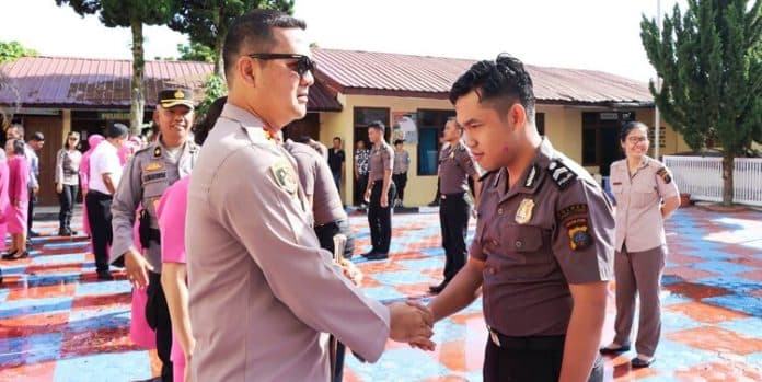 21_personel_dan_4_asn_polres_taput_naik_pangkat_setingkat