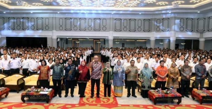 2271_pppk_di_lingkungan_pemprov_sumut_terima_sk_pengangkatan