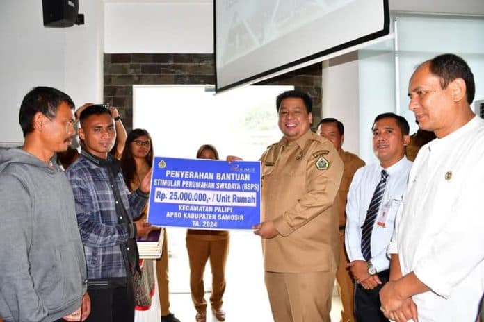 268_penerima_manfaat_program_bsps_memenuhi_kriteria_dan_diverifikasi_dinas_putr_samosir