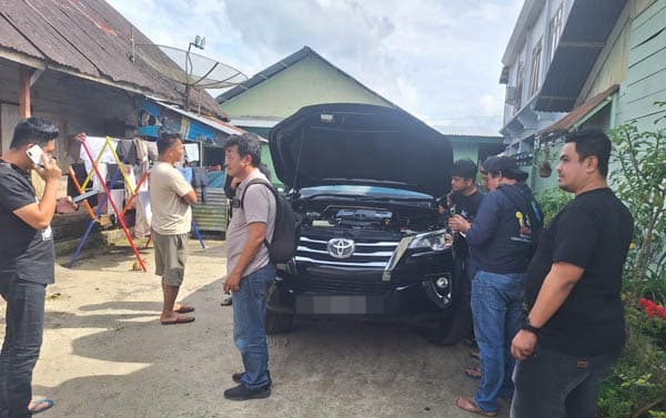 2_begal_di_kampung_gunung_jual_fortuner_rp80_juta_beli_motor_dan_hp