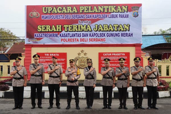 2_kasat_dan_2_kapolsek_jajaran_polresta_deli_serdang_sertijab