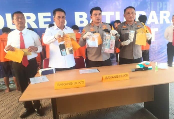 2_minggu_polres_batu_bara_ungkap_7_kasus_narkoba_dan_10_tersangka