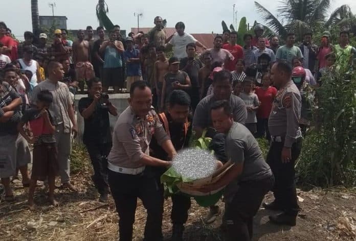 2_wanita_pengendara_sepeda_motor_tewas_ditabrak_kereta_api_di_sergai