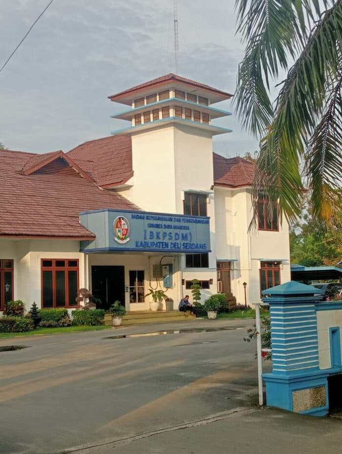 32_honorer_protes_karena_dipecat_bkpsdm_deli_serdang_tak_respon