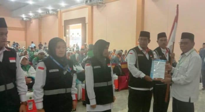 357_jemaah_calhaj_kloter_14_bertolak_ke_tanah_suci