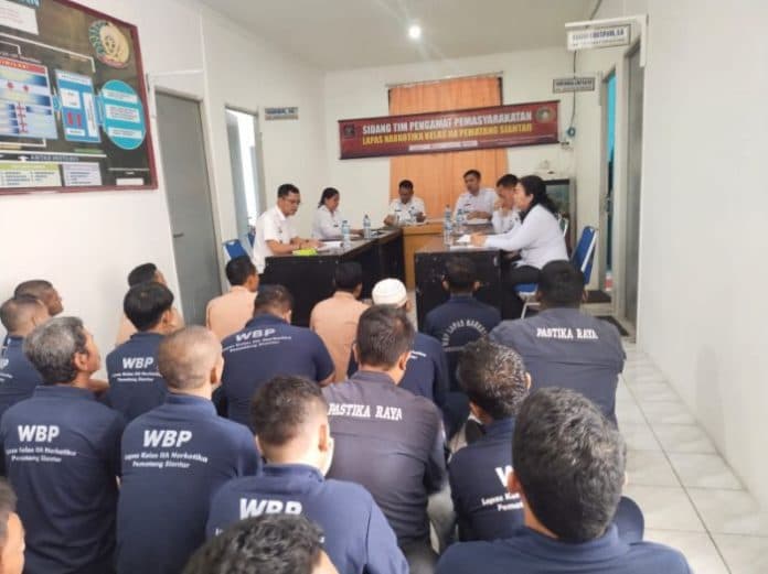 35_warga_binaan_di_lapas_narkotika_kelas_iia_pematang_siantar_ikuti_sidang_tpp