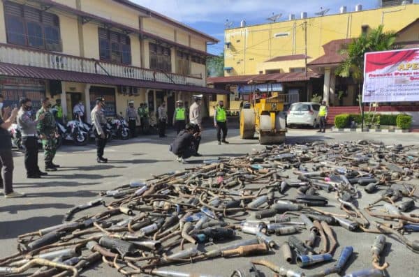 385_knalpot_blong_hasil_razia_tahun_2020_dimusnahkan_satlantas_polres_siantar