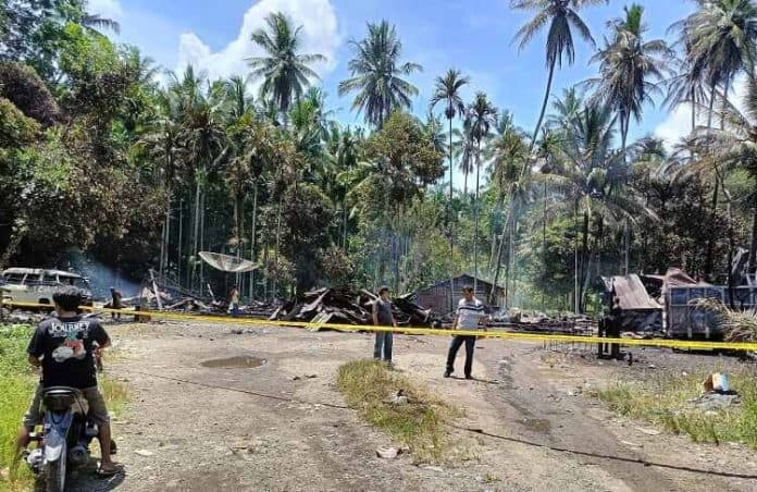 3_bengkel_3_rumah_dan_1_warkop_terbakar_di_padangsidimpuan