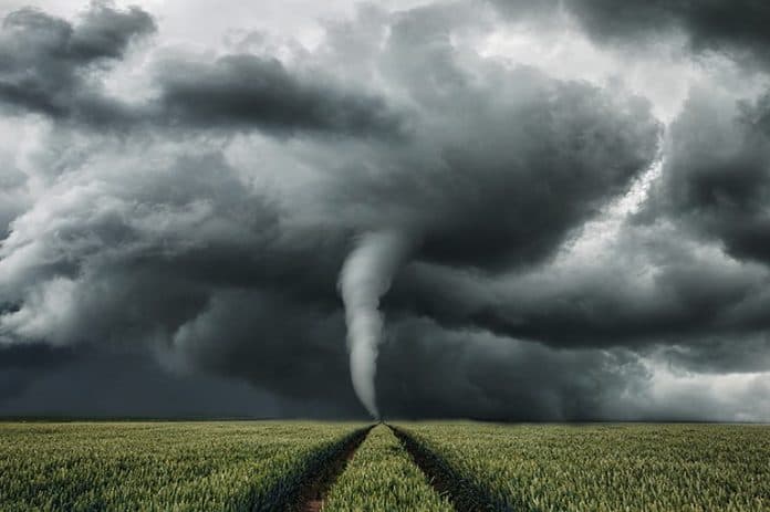 3_orang_tewas_diterjang_tornado_di_texas_utara