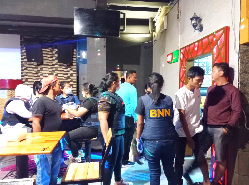 3_tempat_hiburan_malam_di_siantar_dirazia_29_dites_urine_1_positif_narkoba