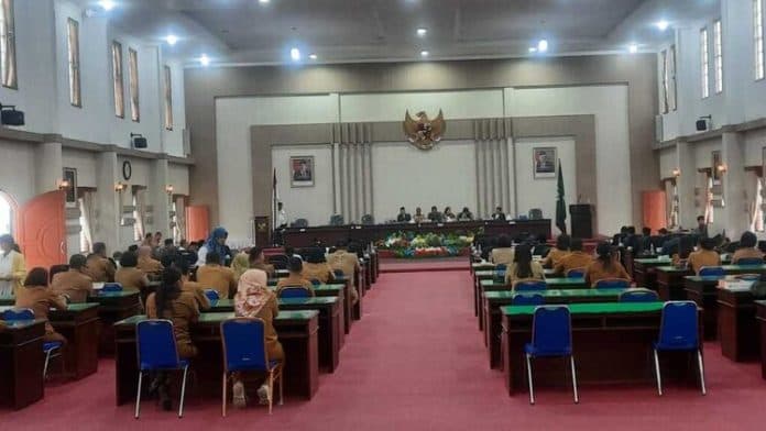 4_fraksi_dprd_soroti_silpa_2023_pemkab_simalungun_rp130_miliar_lebih