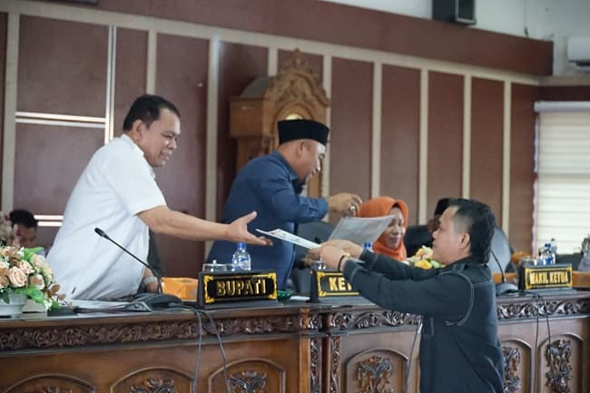 4_komisi_di_dprd_labuhanbatu_ditetapkan_berikut_nama_nama_ketuanya