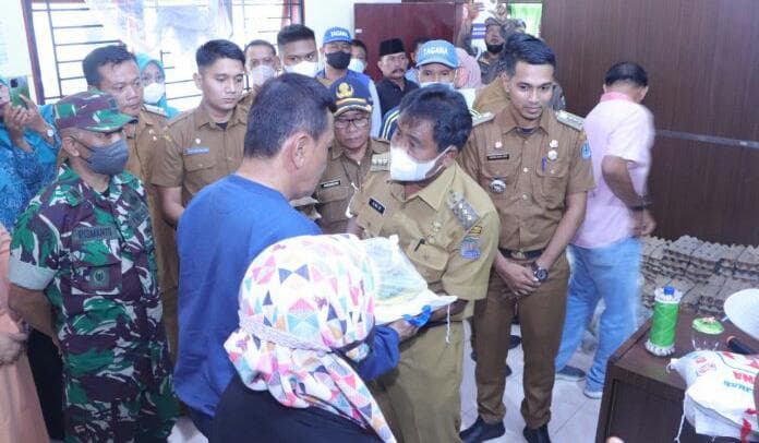 565_kk_korban_puting_beliung_terima_bantuan_dari_pemko_binjai