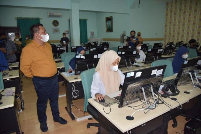 57742_peserta_ikuti_utbk_sbmptn_tahun_2022_di_usu_dan_unimed