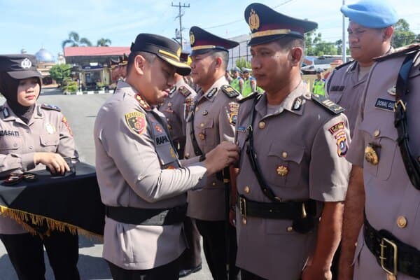5_kapolsek_dan_2_kabag_di_polresta_deli_serdang_dimutasi