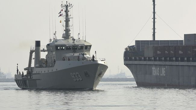 5_kri_1_heli_dan_400_anggota_dilibatkan_dalam_pencarian_kapal_selam