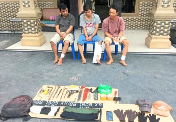 5_perampok_truk_mengaku_anggota_polri_di_batu_bara_diringkus_begini_modus_operandinya