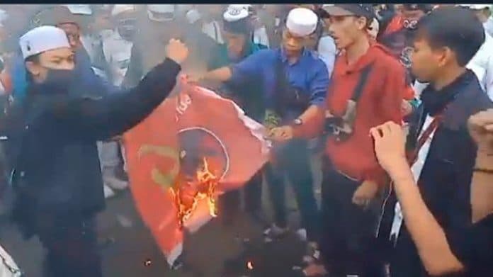 5_saksi_kasus_pembakaran_bendera_pdip_diperiksa_polisi