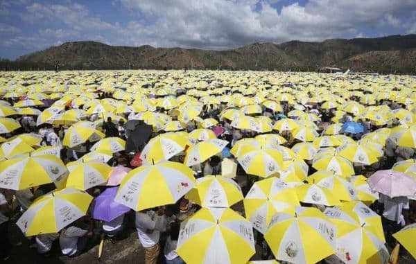 600000_orang_hadiri_misa_akbar_paus_fransiskus_di_timor_leste