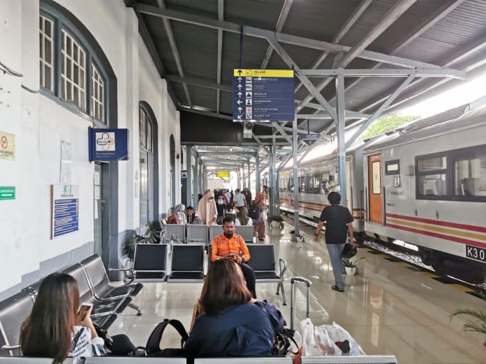 69900_tiket_kereta_api_sudah_terjual_untuk_mudik_lebaran_di_sumut_ini_tarif_dan_syaratnya