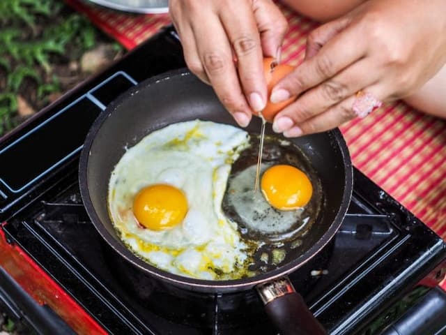 7_kesalahan_saat_memasak_telur_dan_bagaimana_cara_menghindarinya
