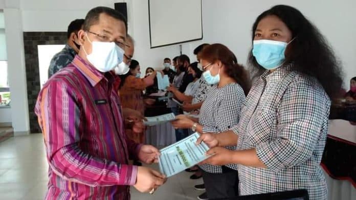 7_poktan_samosir_terima_bantuan_p2l_rp55_juta