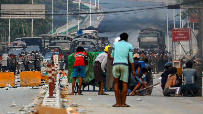 8_pendemo_myanmar_tewas_diserbu_junta_militer