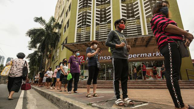 8_tips_keluar_dengan_aman_selama_pandemi_covid_19