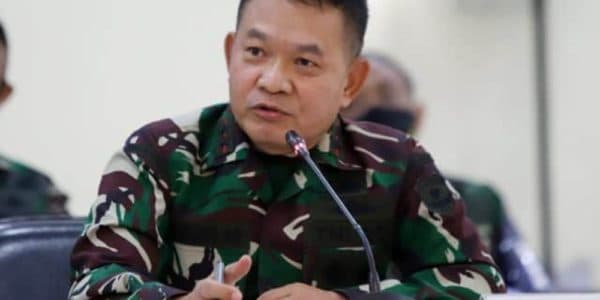 900_spanduk_rizieq_shihab_ditertibkan_pangdam_jaya