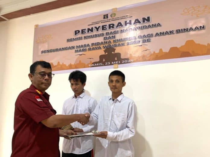 9_wbl_narkotika_kelas_iia_pematangsiantar_terima_remisi_khusus_waisak