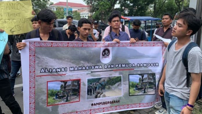 abang_mantan_bupati_samosir_terjerat_kasus_tambang_ilegal_puluhan_massa_desak_kejati_sumut_tuntut_maksimal