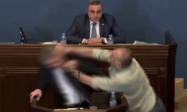 adu_jotos_di_parlemen_georgia_dipicu_ruu_anti_agen_asing