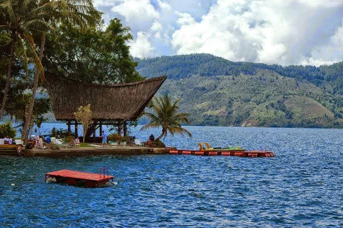 ahli_geologi_ungkap_fakta_air_danau_toba_naik_hingga_2_meter_tiap_tahun