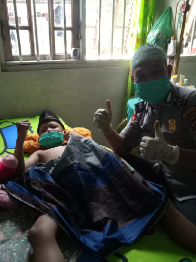 aiptu_joni_hasibuan_rajin_mengkhitankan_anak_kurang_mampu