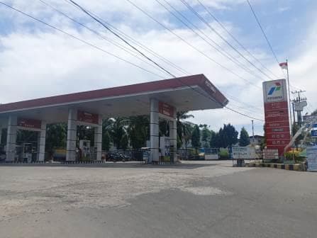 air_bercampur_bbm_warga_minta_spbu_sinaksak_ditutup
