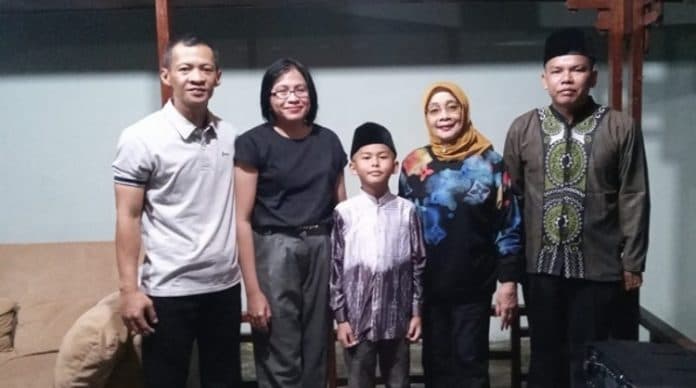 aizar_dai_cilik_asal_labuhanbatu_dapat_doa_restu_dari_plt_bupati