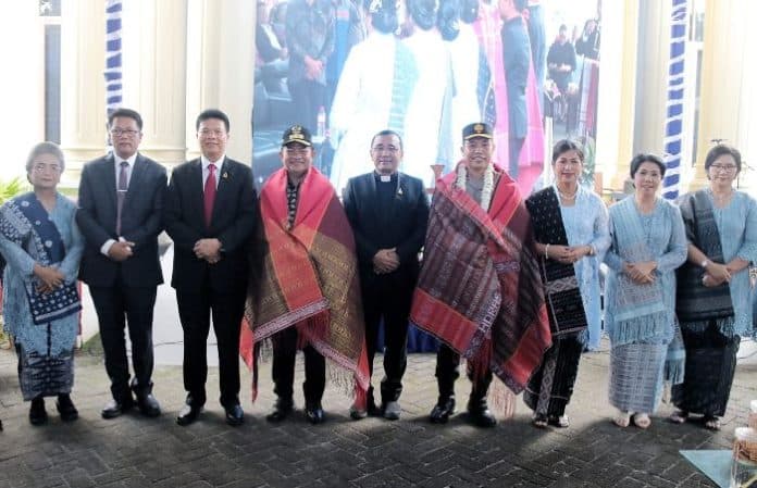 ajakan_pemilu_2024_dalam_ibadah_syukuran_hkbp_pj_gubernur_sumut_harapkan_pesta_rakyat_damai