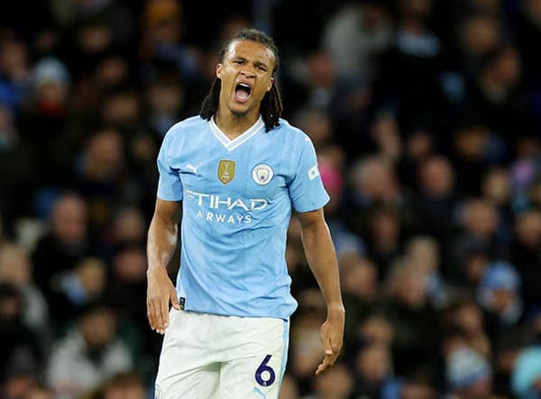 ake_absen_saat_manchester_city_hadapi_aston_villa_stone_sudah_pulih