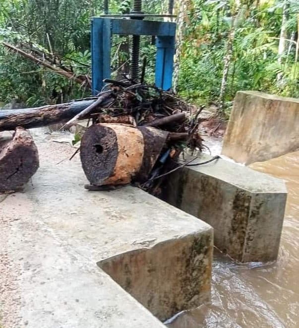 akibat_curah_hujan_tinggi_sumber_air_minum_mual_nauli_rusak