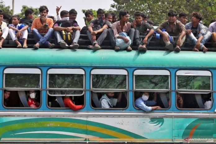 akibat_lockdown_berjalan_kaki_sejauh_321_kilometer_untuk_mudik_bocah_india_tewas