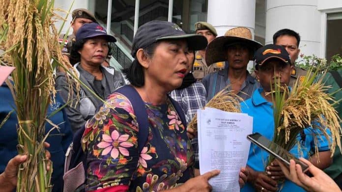 akses_jalan_tertutup_dan_terancam_gagal_panen_petani_ramunia_deli_serdang_ngadu_ke_pj_gubernur_sumut