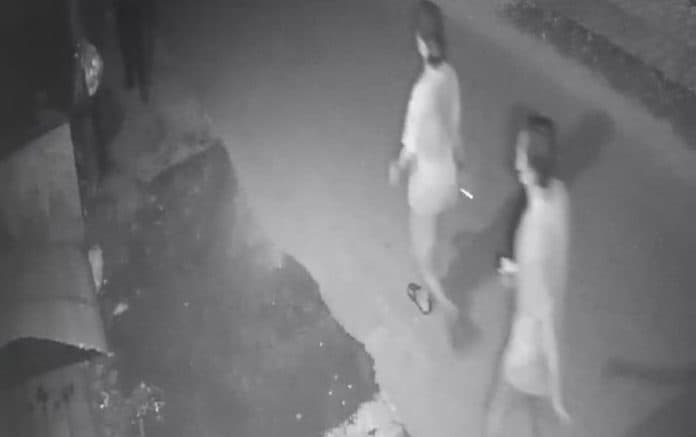 aksi_penjaga_malam_di_medan_satroni_rumah_warga_terekam_cctv