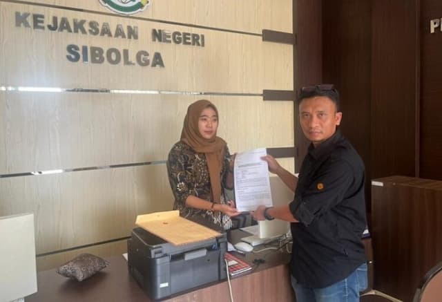 aktivis_pemuda_laporkan_dugaan_korupsi_dana_desa_di_tapteng