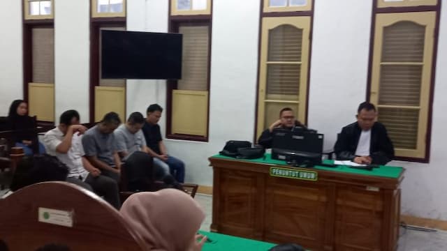 aktor_intelektual_korupsi_di_bank_sumut_syariah_kisaran_divonis_7_tahun_penjara