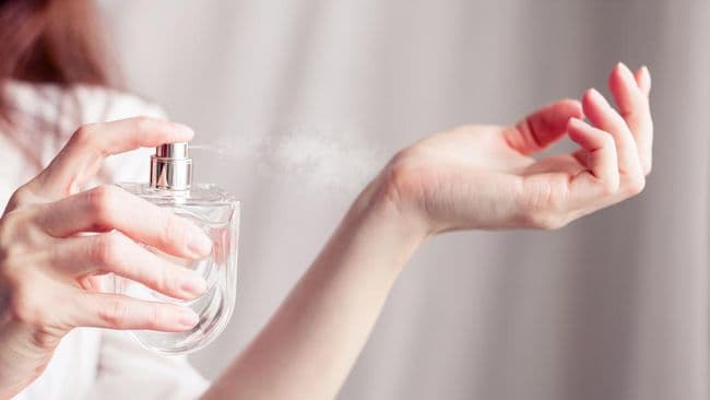 alasan_sebaiknya_tak_pakai_parfum_saat_berkeringat