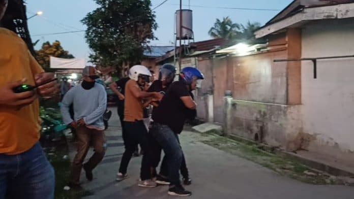 amankan_3_pengedar_narkoba_di_marelan_polisi_dihadang_dan_dilempari_batu