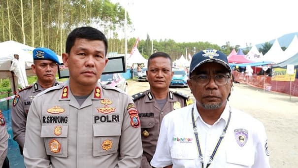 amankan_aprc_kapolres_simalungun_semua_pembalap_selamat_sampai_garis_finish
