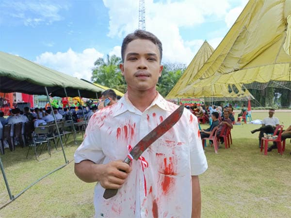 anak_smkn_1_siantar_jadi_pemenang_kostum_terunik_karnaval_hari_pahlawan