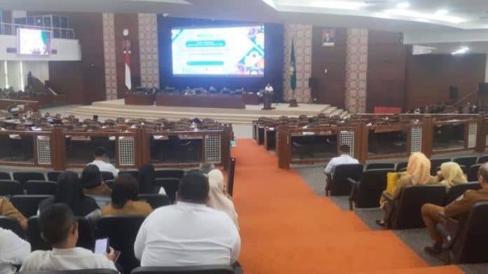 anggota_dprd_dapil_x_sumut_temukan_ruang_kelas_yang_tidak_layak_di_siantar_simalungun